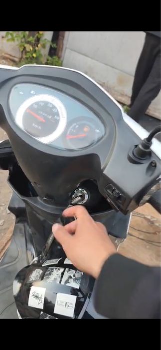 Продам скутер  Jingle M8