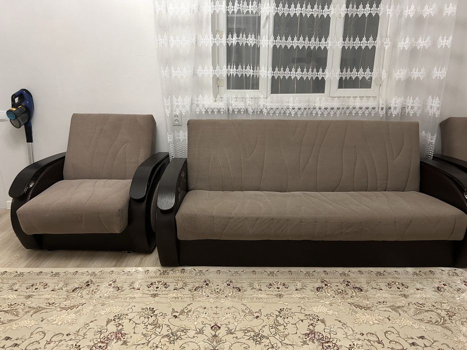 Продается диван.