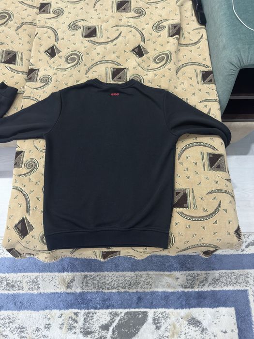 продам кофту hugo