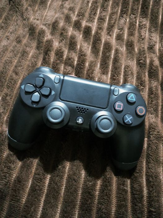 Игровой джостик на ps4