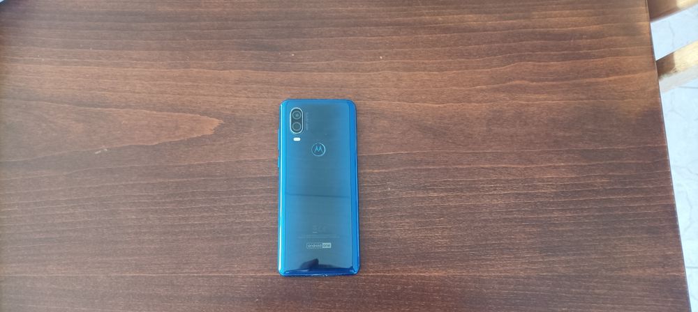 Motorola one vision