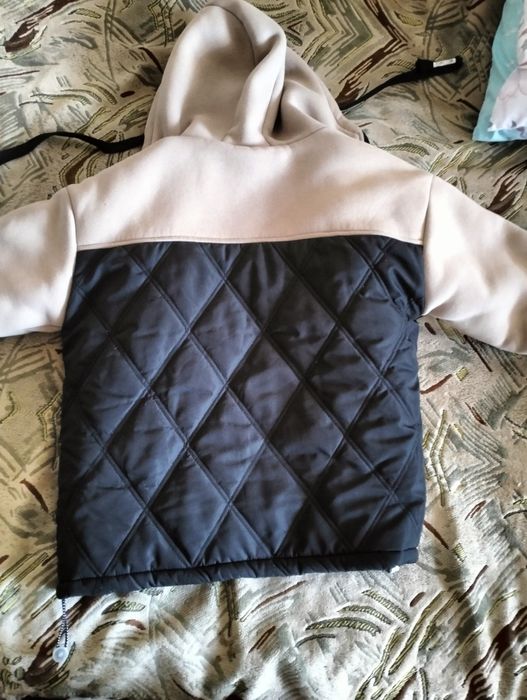 Продам куртку на мальчика