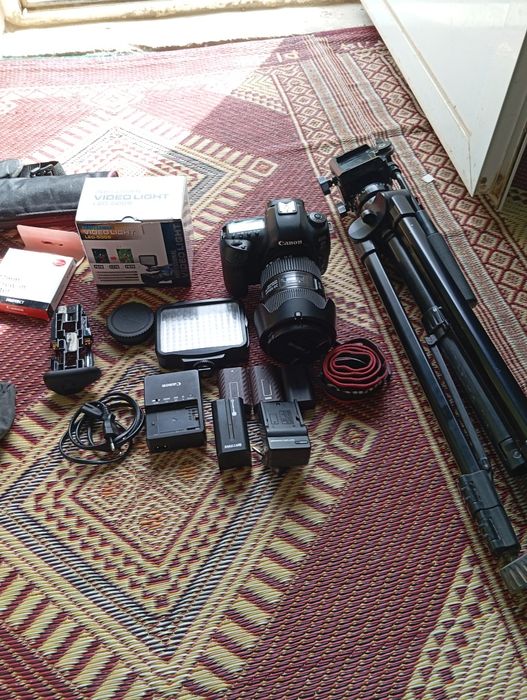 Canon mark 4 sotiladi