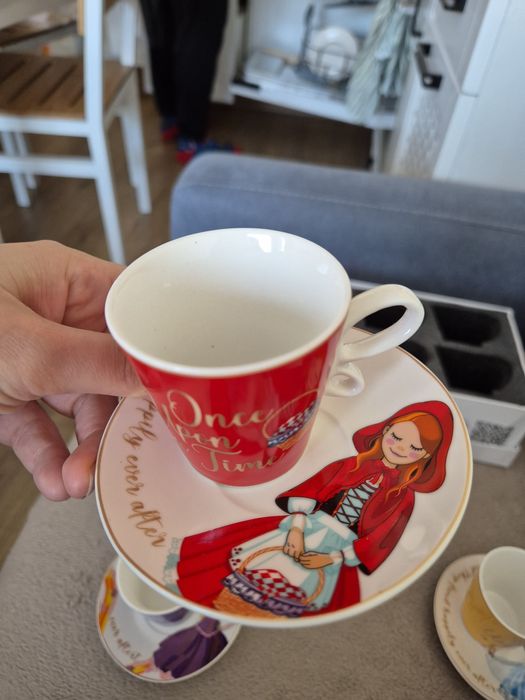 Уникален комплект за кафе с принцеси