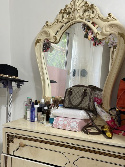 Спальный гарнитур