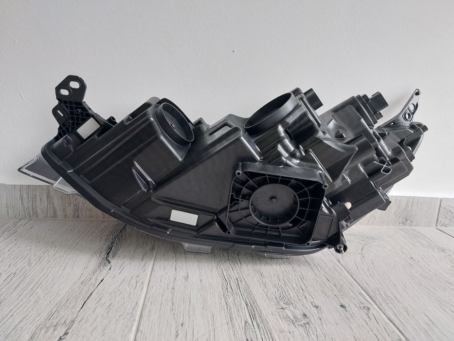 Far dreapta ford transit custom full led dupa anul 2022 original