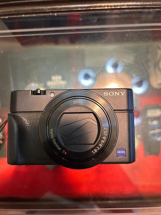 Sony RX 100 IV Amanet BKG