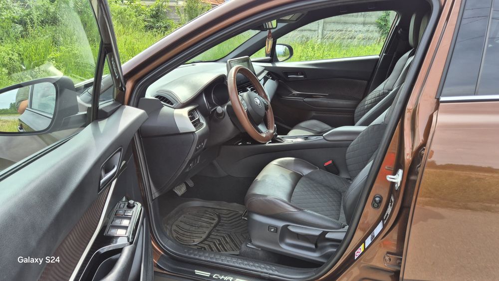 Toyota C-HR 1.8, 4×2, VERSIUNEA LOUNGE