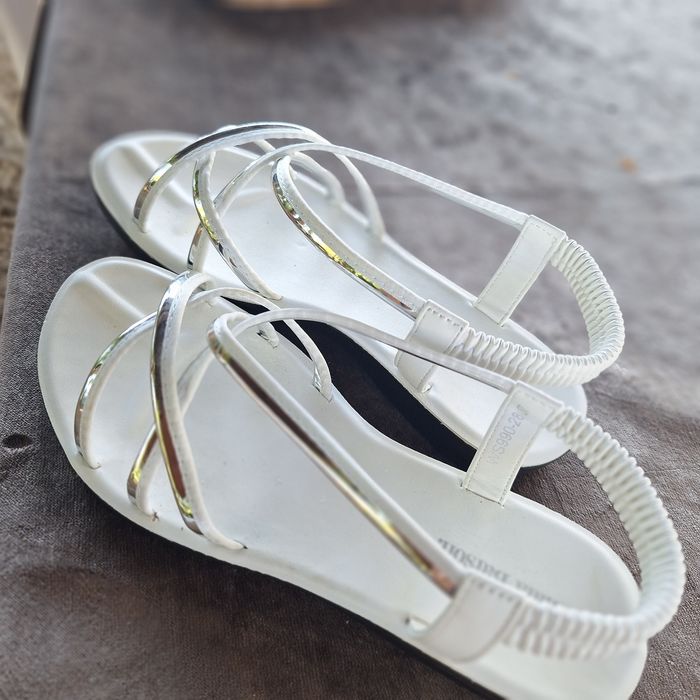 Сандали летни бели