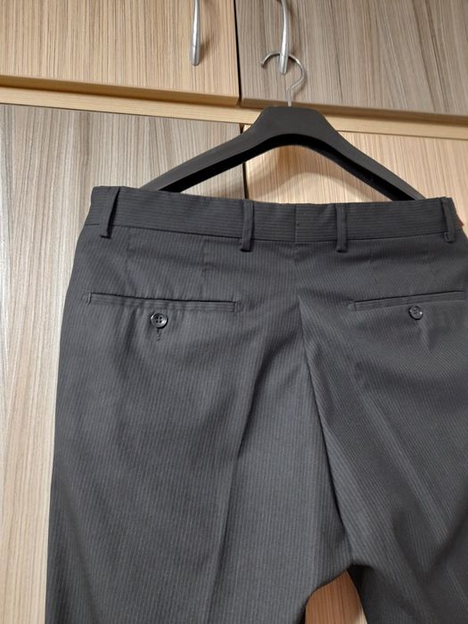 Pantaloni de costum barbatesc.