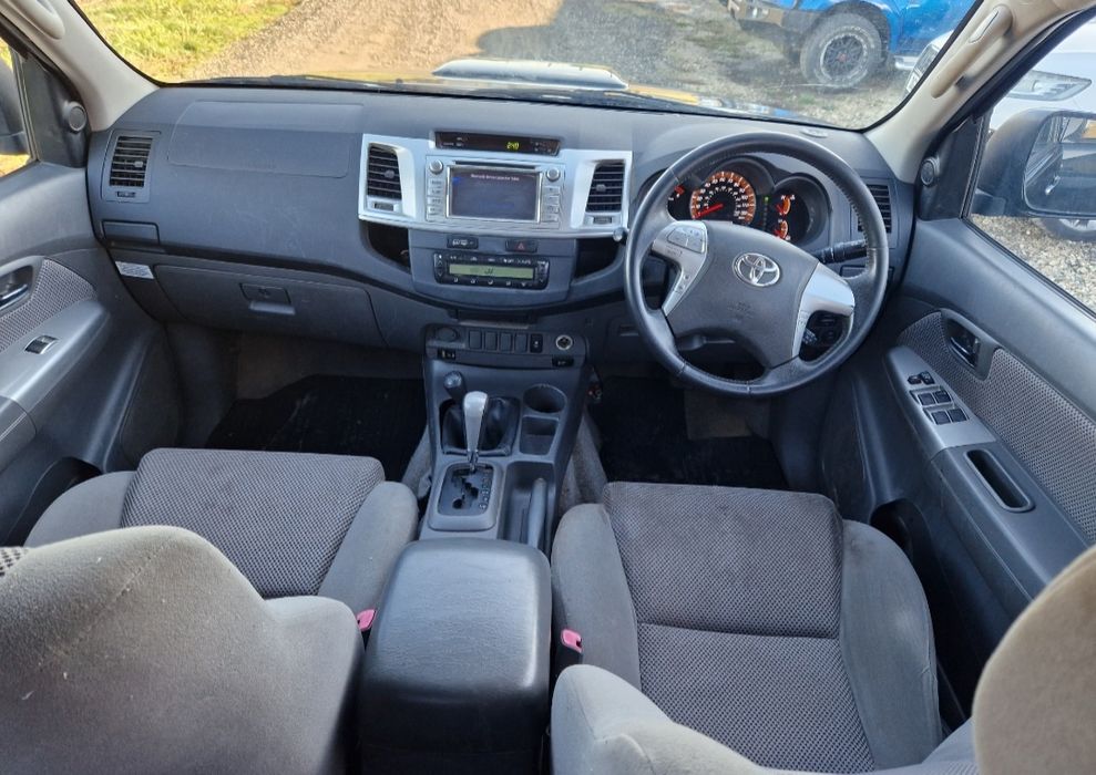 Dezmembrez Toyota Hilux Invincible 3.0 Automat 1KD-FTV 2012-2015