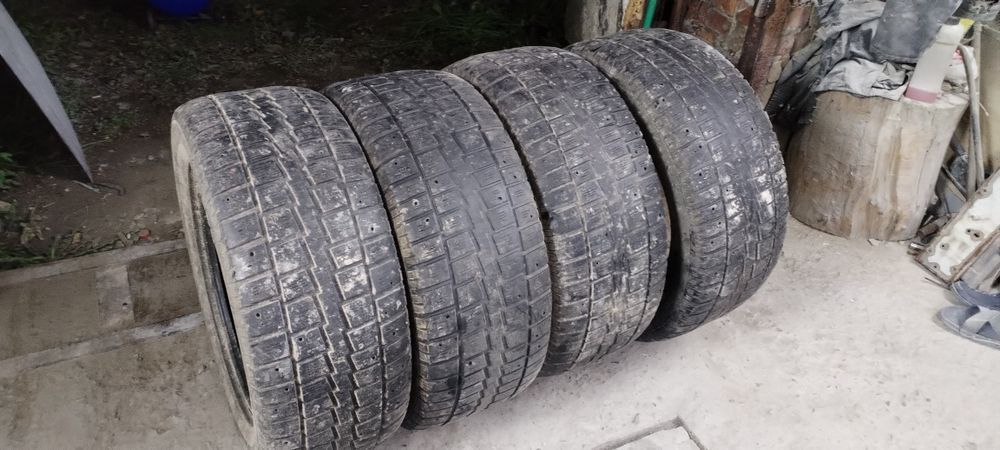 Продам шины на 18