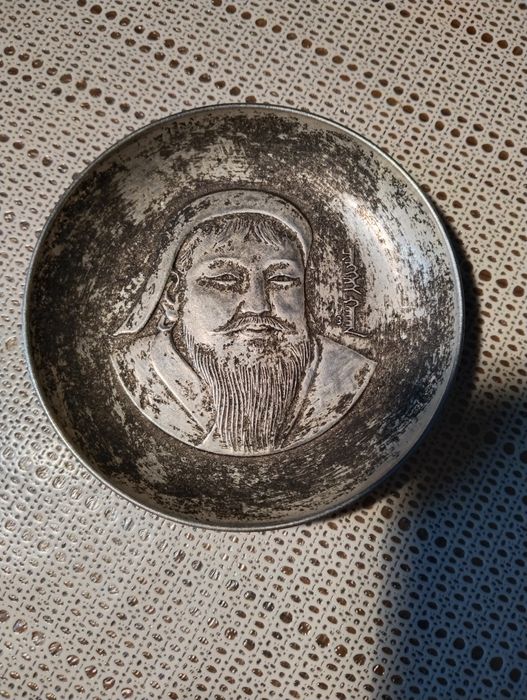 Подарочные статуэтки.