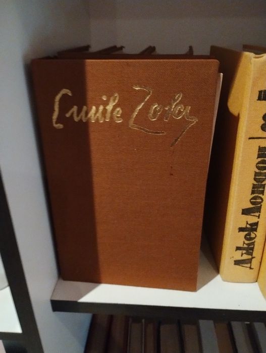 Книги от всички жанрове