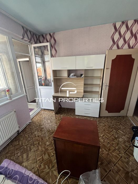 Къща с двор и АКТ 16 в гр. Айтос