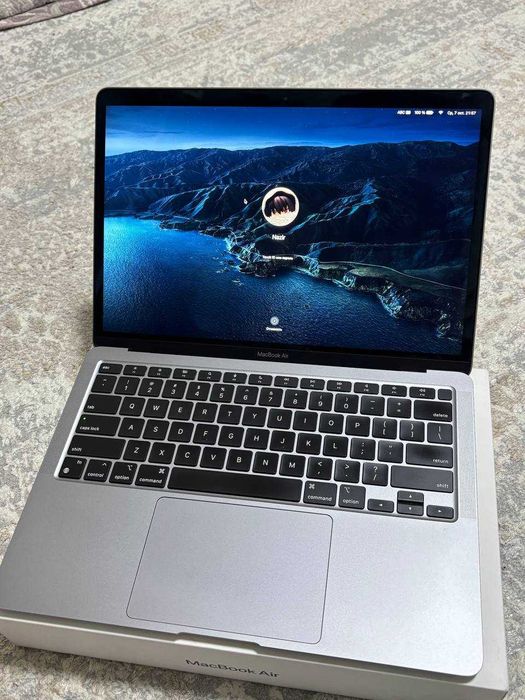 MacBook M1 8/256