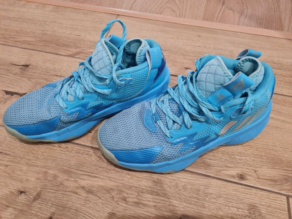 Детски спортни обувки