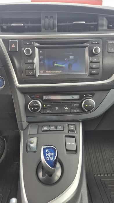 Toyota Auris 1.8 Hybrid , an 2015, 187.500 km