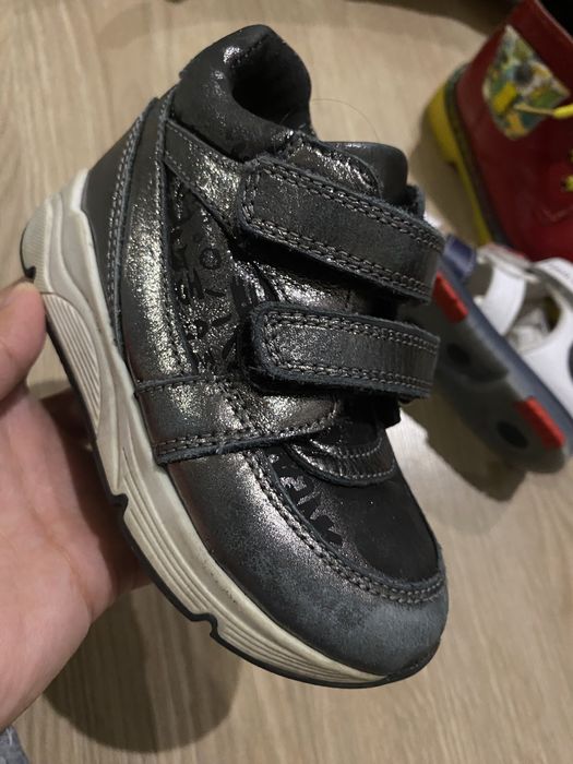 Ботинки кроссовки сандали детские