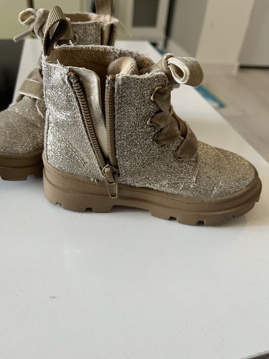 Детски боти на H&M