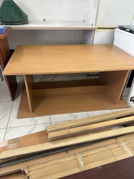 Стол деревянный