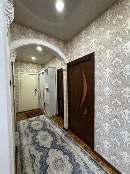 3 хоналик 4 хона қилинган, ремонти зўр, 2 та балкон,Интернет.