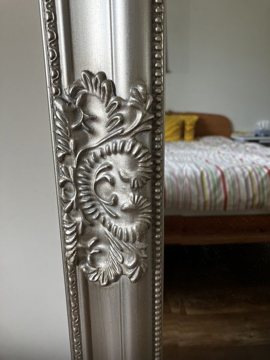 Голямо стоящо огледало