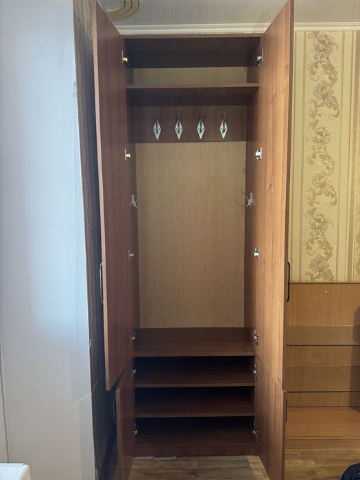 Продам шкаф в прихожую