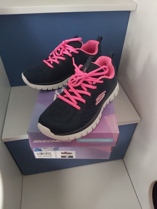Adidași  skechers