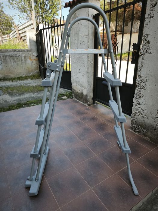 Стълба за басейн Bestway