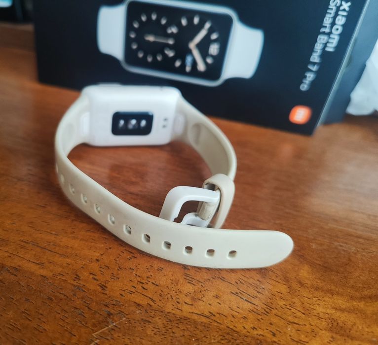 Продам часы Xiaomi Smart Band 7 Pro