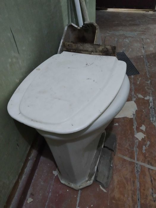 Унитаз б/у советский