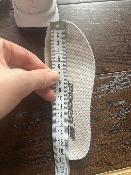 Продам кроссовки  для девочки Babolat