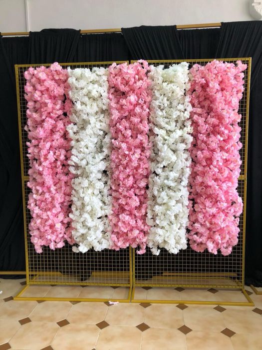 Трон за къна с маса и две табуретки