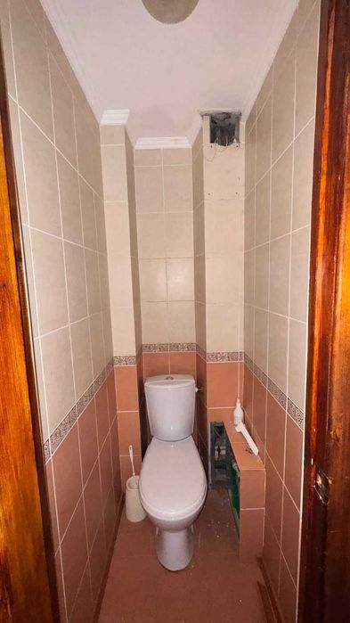 Продам 5-ти комн кв. район Вектора.