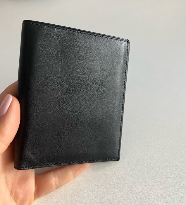 Портфейли от естествена кожа