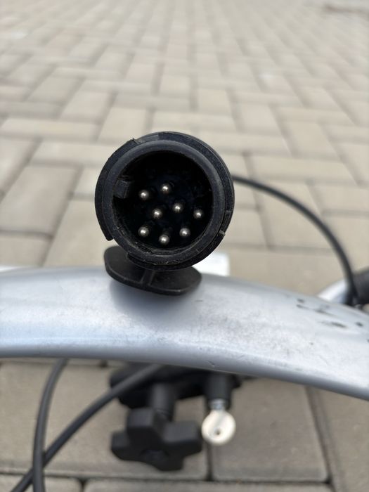 Suport auto pentru 2 biciclete  EW  900  pret 1000