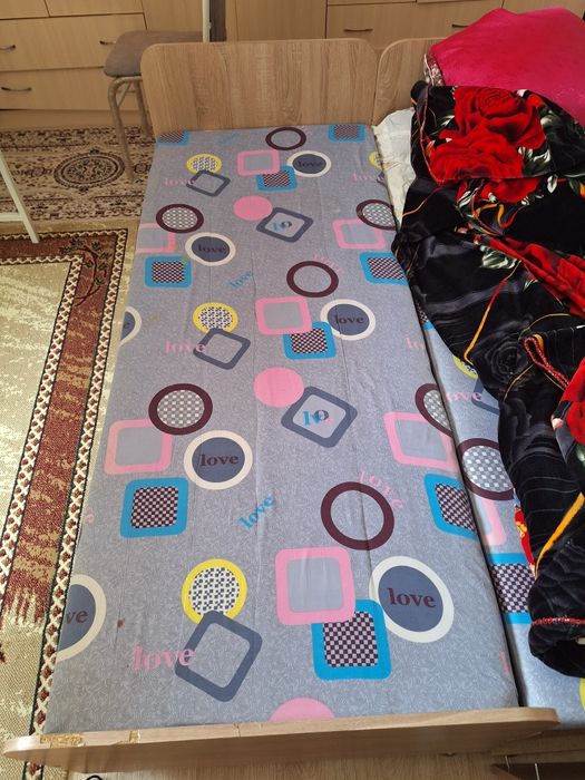 Кровать в хорошем состоянии