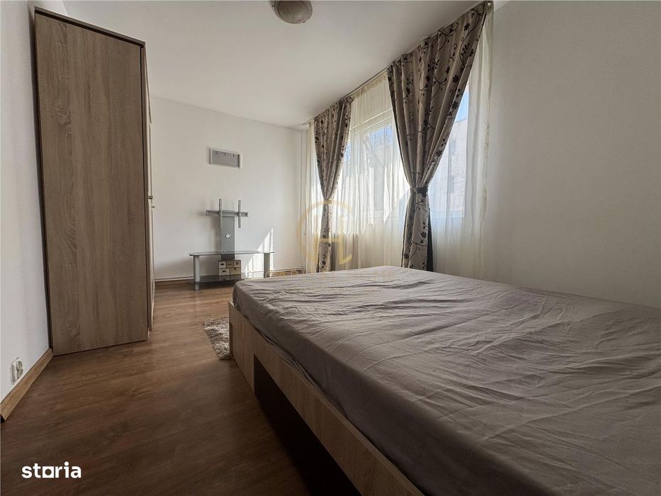 Podu Ros Palas 2 camere etaj 2 Strada Decebal