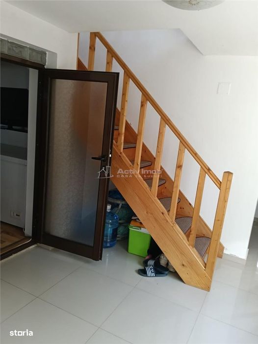 Oferta!! Proprietar -2 case in aceasi curte-4 Dormitoare-Foisor-Strada