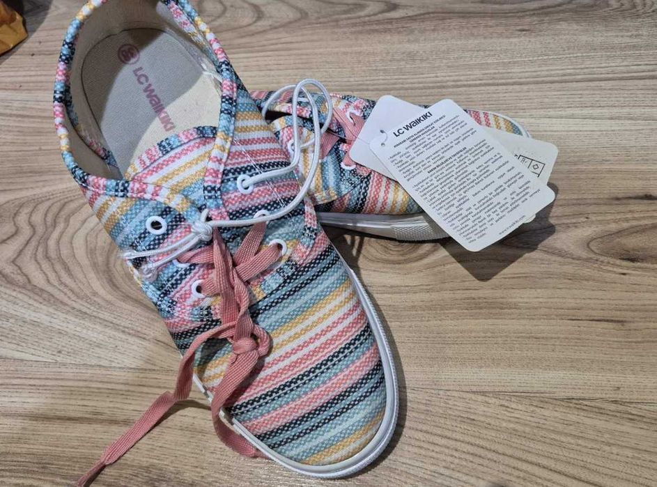 Спортни обувки, кецове- номер 38