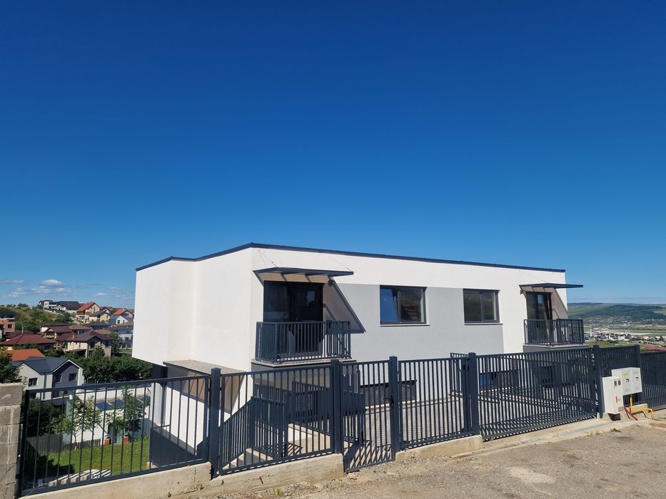 Se vinde unitate de duplex, Dezmir