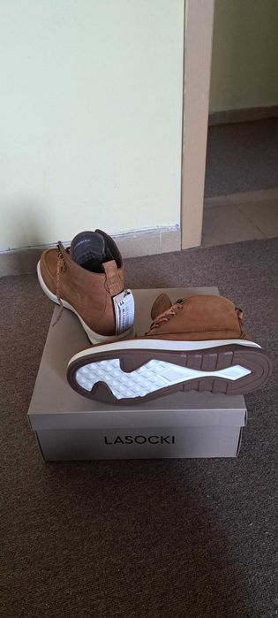 Продавам нови обувки !!