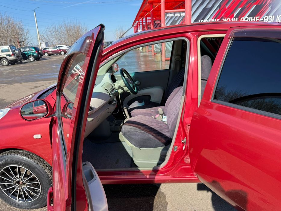 Продам Nissan March 2004