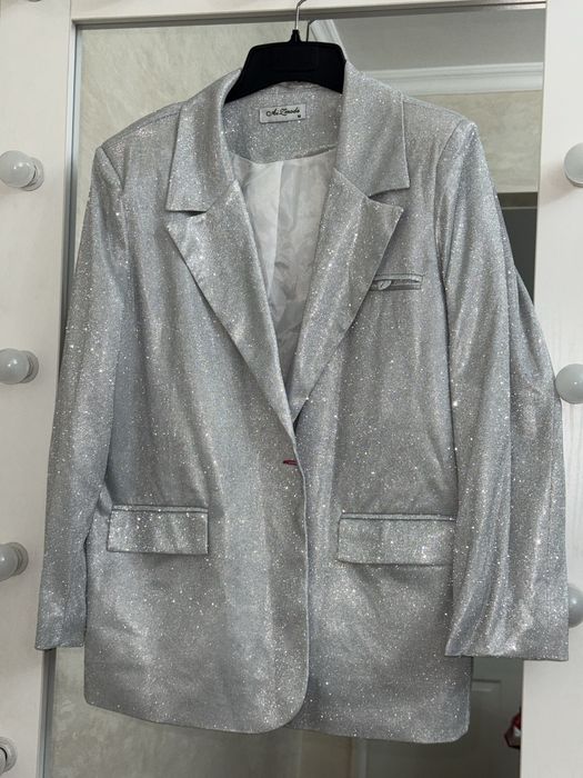 Кастюм пиджак   Срочно сотилади