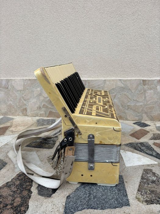 Acordoen Hohner Verdi 4 cu 120 de basi