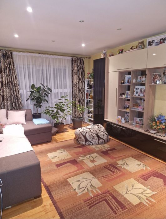 Vand apartament 3 camere