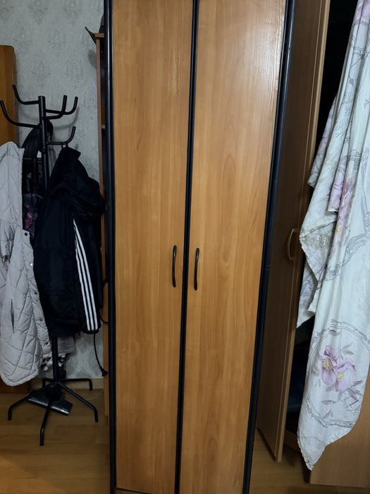 Шкафы , столы, тумбы офисные