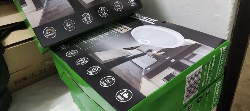 Plafoniera led cu senzor 360⁰ 2 becuri noi nefolosite în cutie