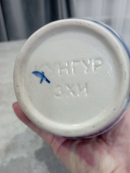 Продам вазу универсальную.